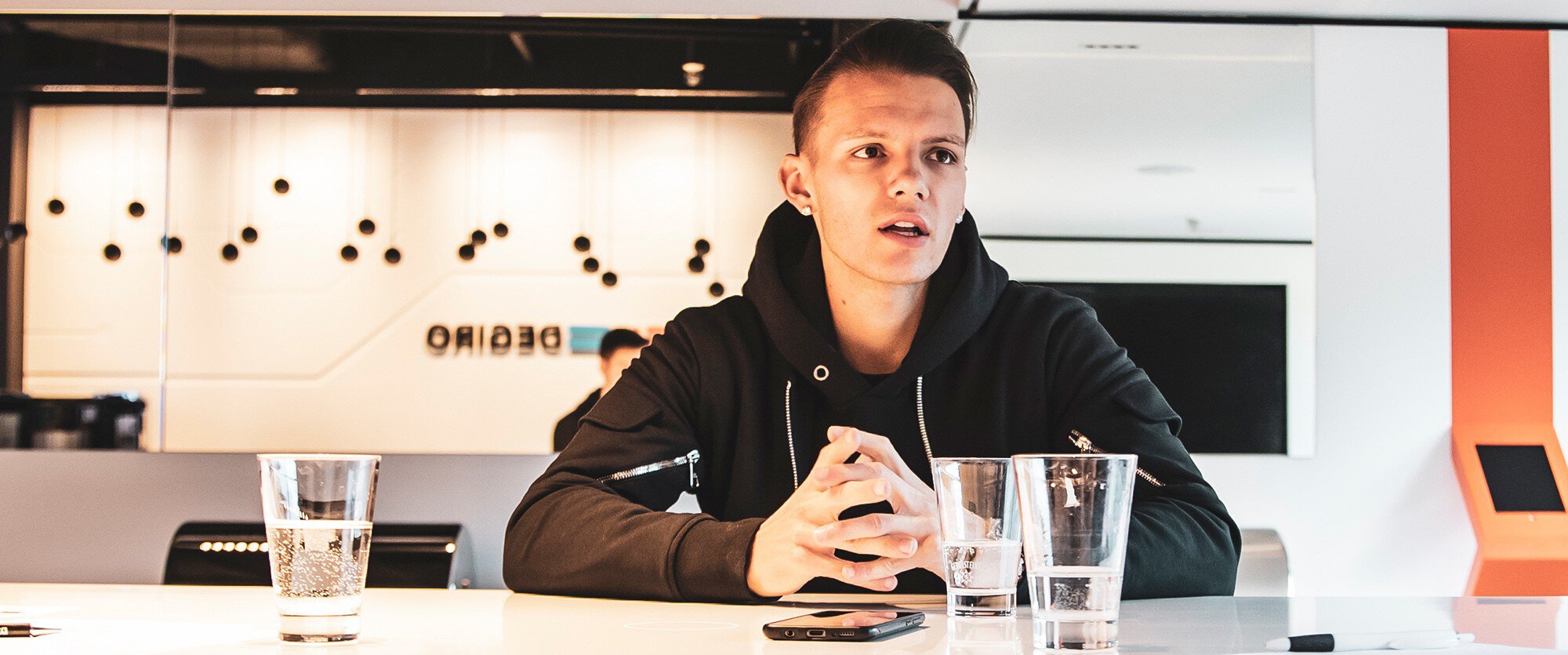 Wolf: „Profi-Fußballer ist ein Beruf, der nicht an der Haustür aufhört ...